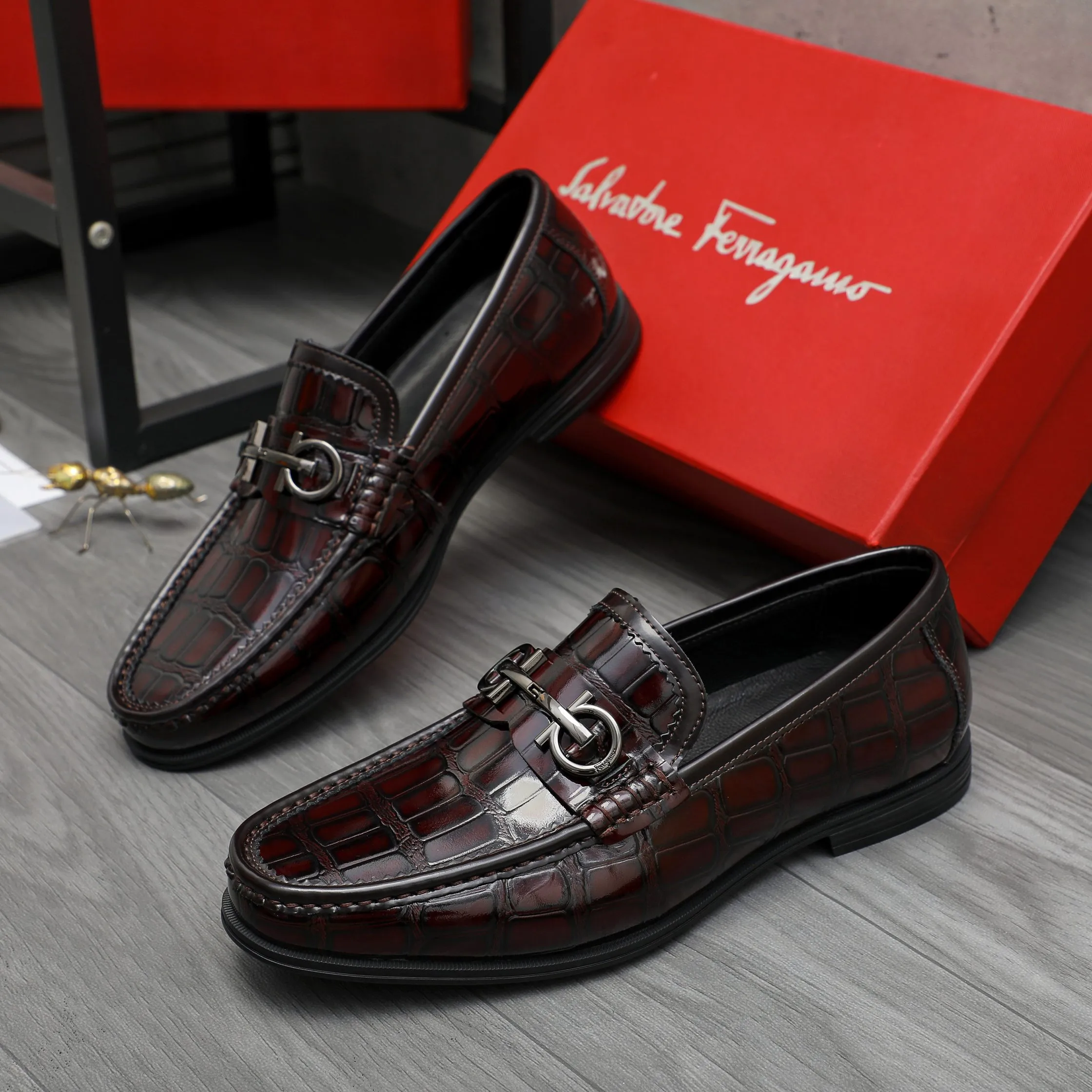 Men's shoes 💰p442 Product trademark: Ferragamo "Ferragamo" business slip-on leather shoes. Regular size: 38-46 (45.46 is custom-made and non-returnable) Product materials: Selected color-grabbed stone pattern embossed cowhide upper, cowhide lining, rubber outsole